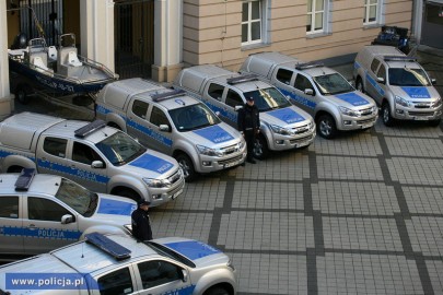 Isuzu D-Max, VW T6 i Crafter dla wielkopolskiej policji