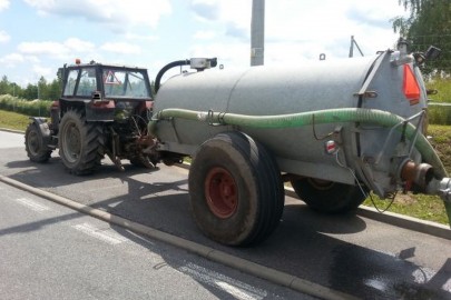 Jechał traktorem po drodze ekspresowej S7