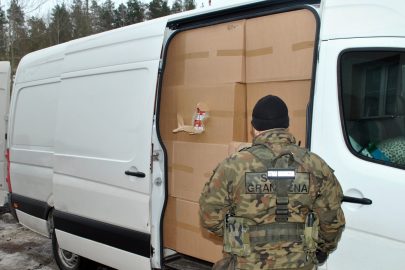 Busem przewoził papierosy bez akcyzy warte ponad milion złotych!