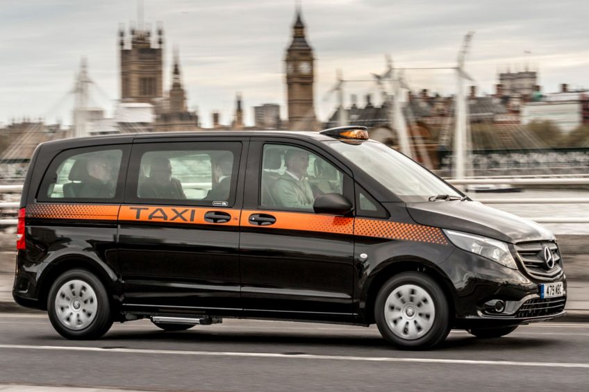 Mercedes Vito jako londyńska taksówka ze skrętną tylną osią