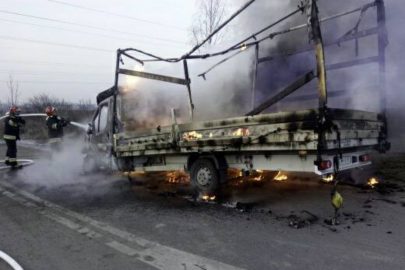 Pożar busa przy obwodnicy Wrocławia – kierowcy nic się nie stało