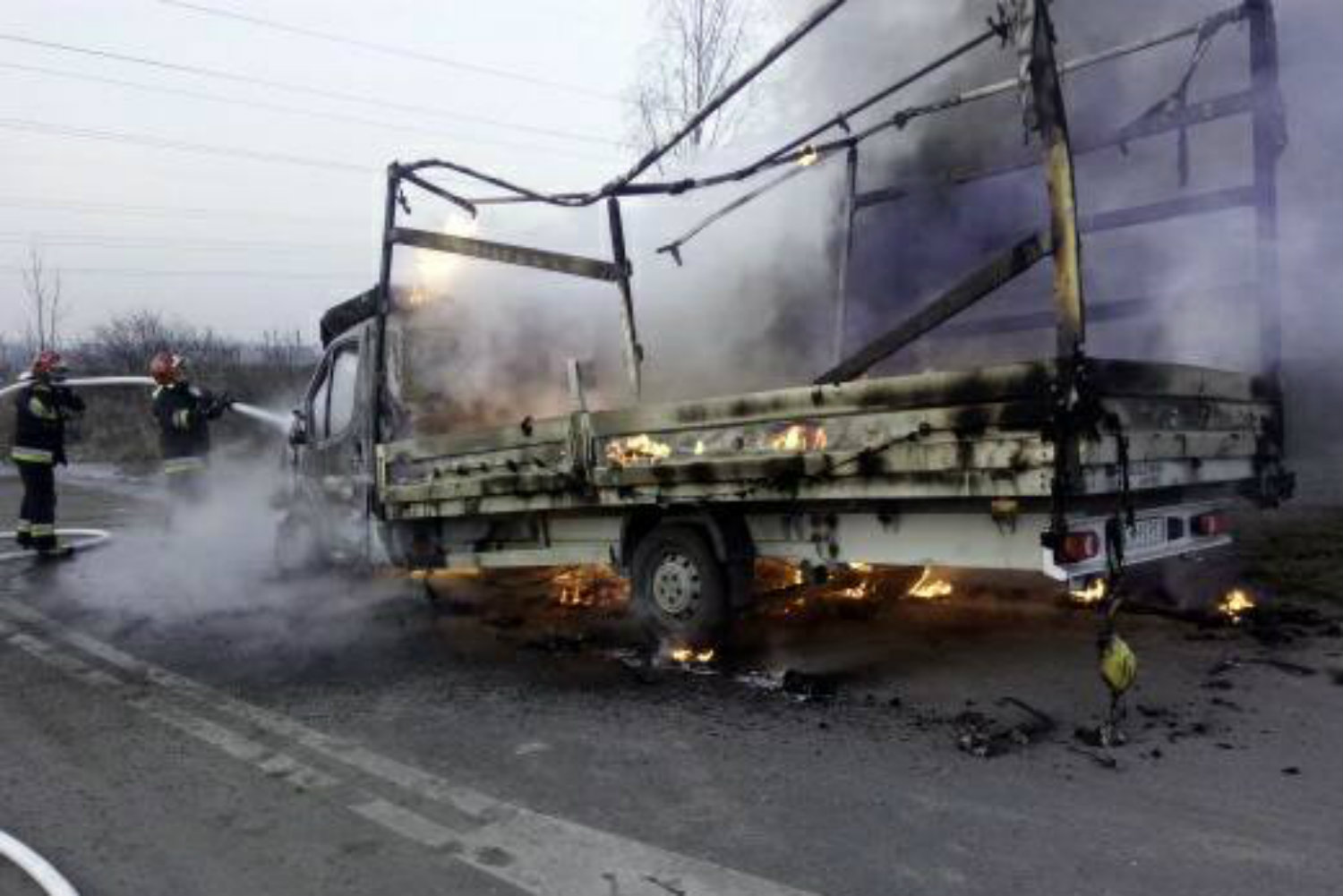 Pożar busa przy obwodnicy Wrocławia kierowcy nic się nie