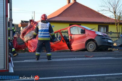 5 osób nie żyje a 4 są ranne – Opel Vivaro wjechał w ciężarówkę