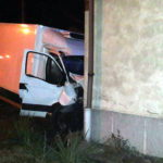 Iveco Daily wjechało w dom – kierowca mówi, że zawiodły hamulce