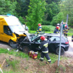 Alfa Romeo wjechało w kurierskiego Forda Transita – 3 osoby ranne