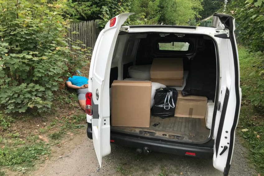 Pościg za Nissanem NV200 – na pace nielegalny spirytus i papierosy