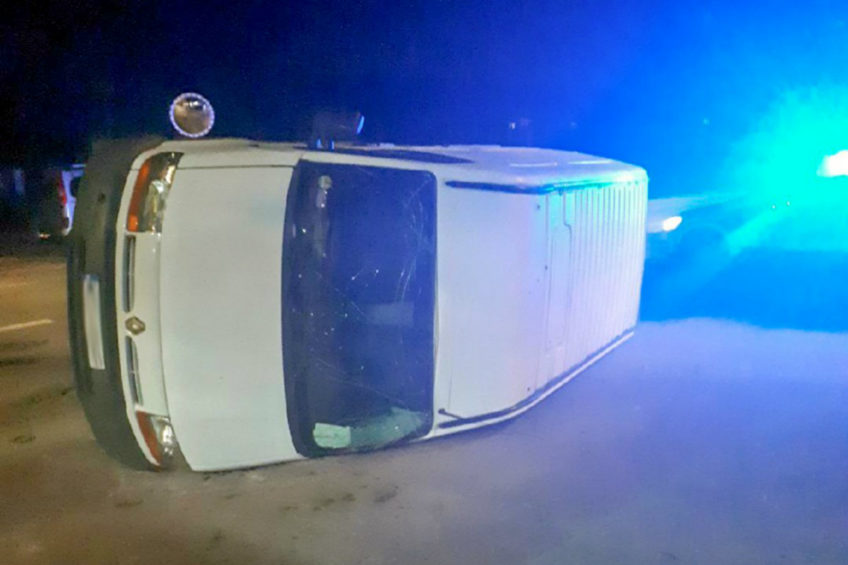 Przewrócił Masterkę na zakręcie – miał prawie 2 promile