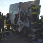 Ford Transit wjechał w ciężarówkę – wypadek na autostradzie A4