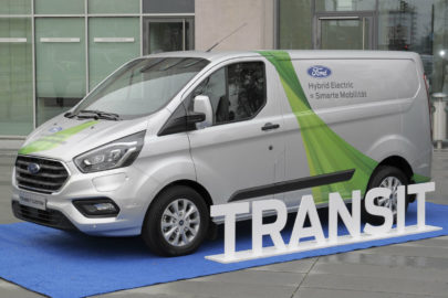 Hybrydowy Ford Transit Custom 1.0 EcoBoost na testach w Kolonii