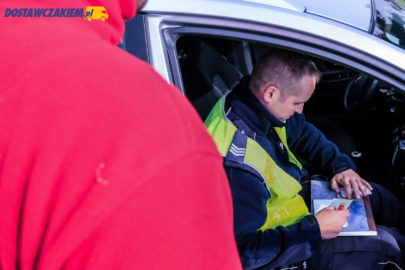 Kierowca Iveco Daily chciał dać 100 zł łapówki – grozi mu 10 lat