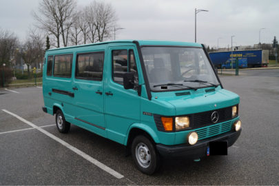 Zadbany Mercedes-Benz T1 z 1996 roku na gieldaklasykow.pl
