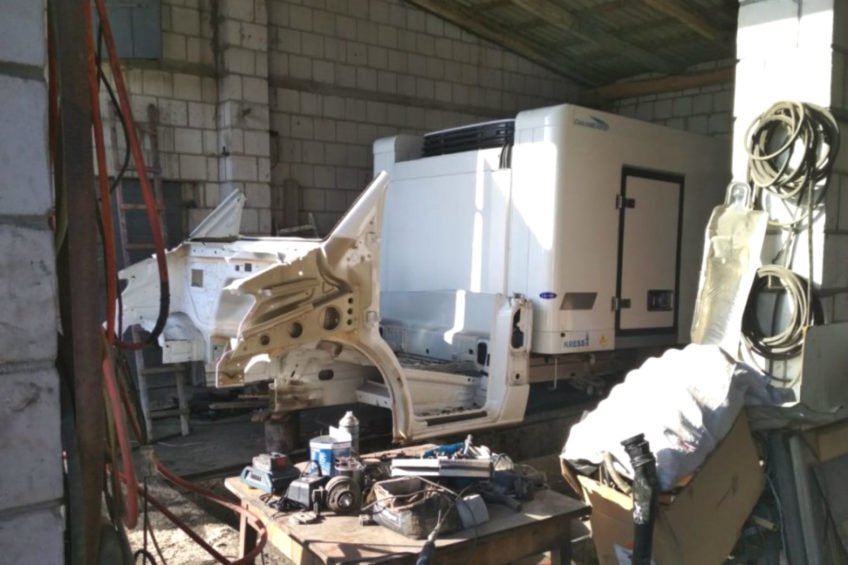 Kradli Sprintery a potem je demontowali – części trafiały na wschód