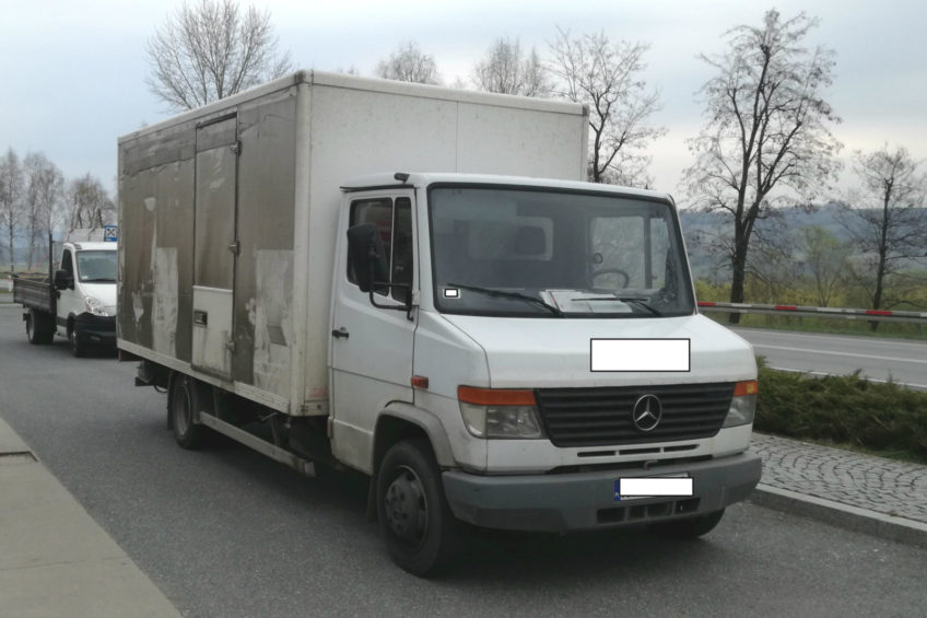 Mercedes Vario zarejestrowany na 3500 kg – na wagach 8100 kg