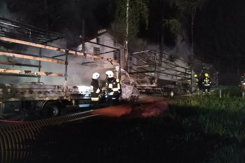 Pod Lublinem spłonęły 3 sztuki Iveco Daily – 400 000 zł strat