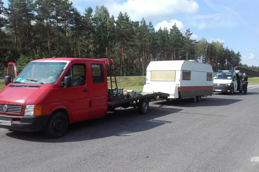 Volkswagen LT prawie 3 lata bez przeglądu a kierowca bez uprawnień