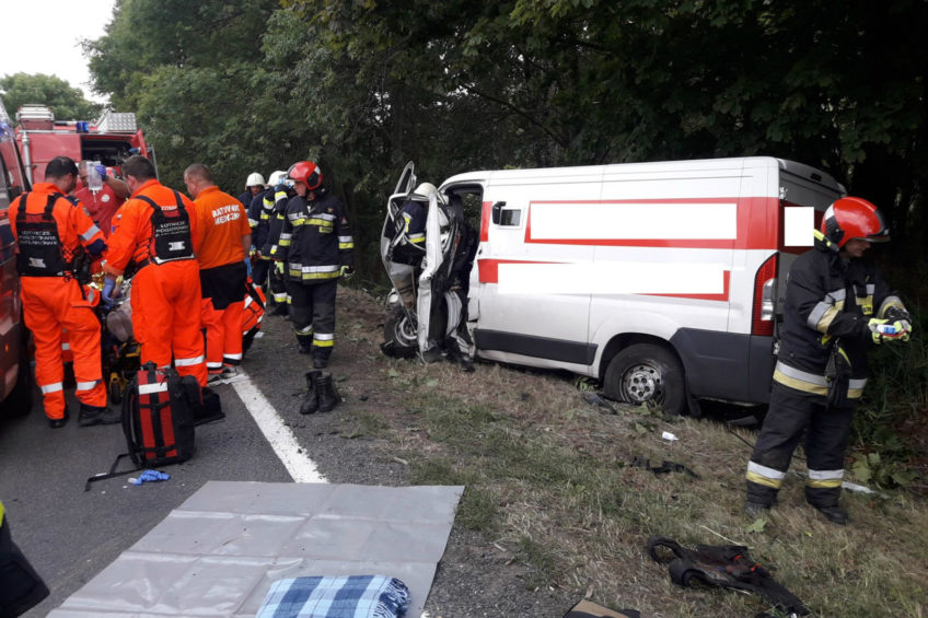Na DK 45 bankowóz wypadł z drogi – nie żyje konwojent