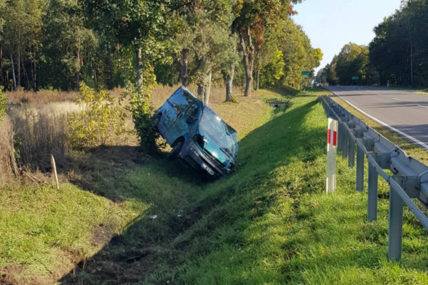 W ciągu doby rozbił Vivaro potem kierował pijany oraz potrącił go bus