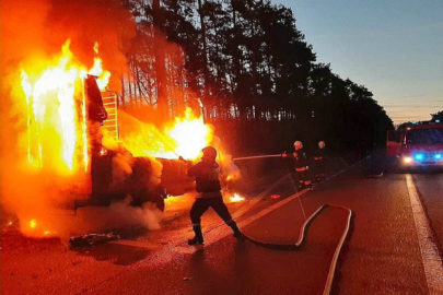 Ford Transit w ogniu koło Trzebiszewa – kierowca ma poparzoną twarz