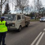 Kierujący VW LT 45 potrącił 15-latka na pasach – policja bada sprawę