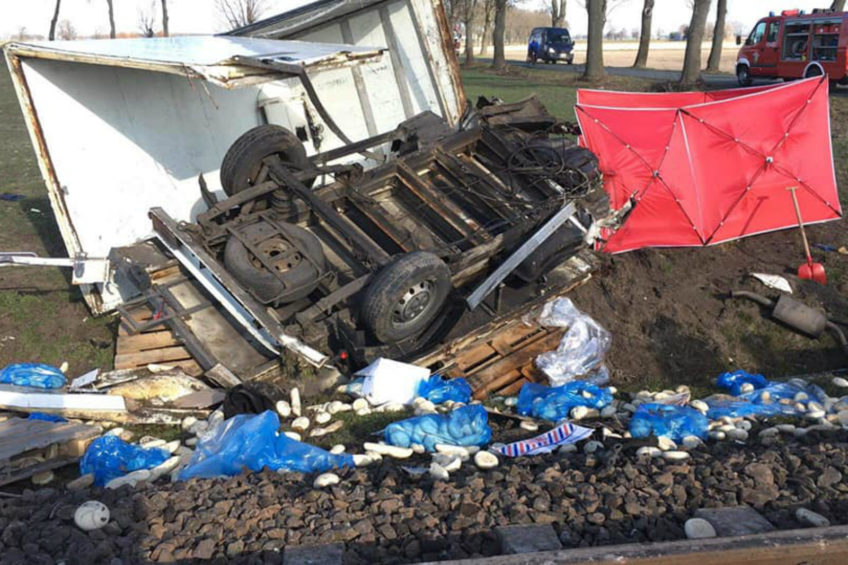Zderzenie Citroena Jumper i szynobusa w Granowie – kierowca zmarł