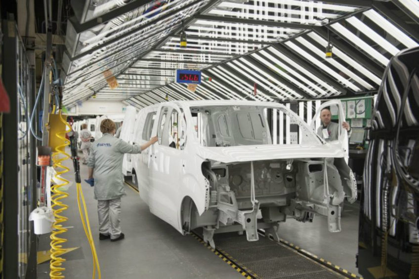 PSA i Renault zamyka swoje fabryki aut z powodu koronawirusa