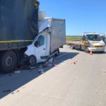 Na A4 Opel Movano wbił się w naczepę – kierowca busa zmarł