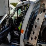 Na A4 Sprinter najechał na tył naczepy – kierowca autolawety przeżył