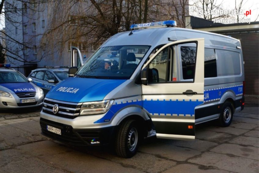 Nowe 124 radiowozy dla prewencji – VW Crafter albo MAN TGE