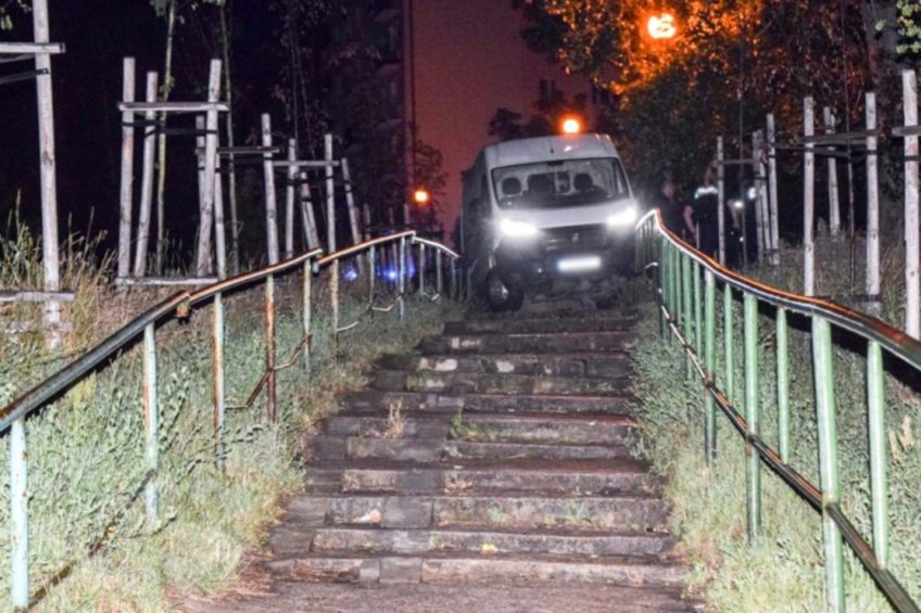 Nocny pościg za skradzionym Ducato zakończył się na schodach