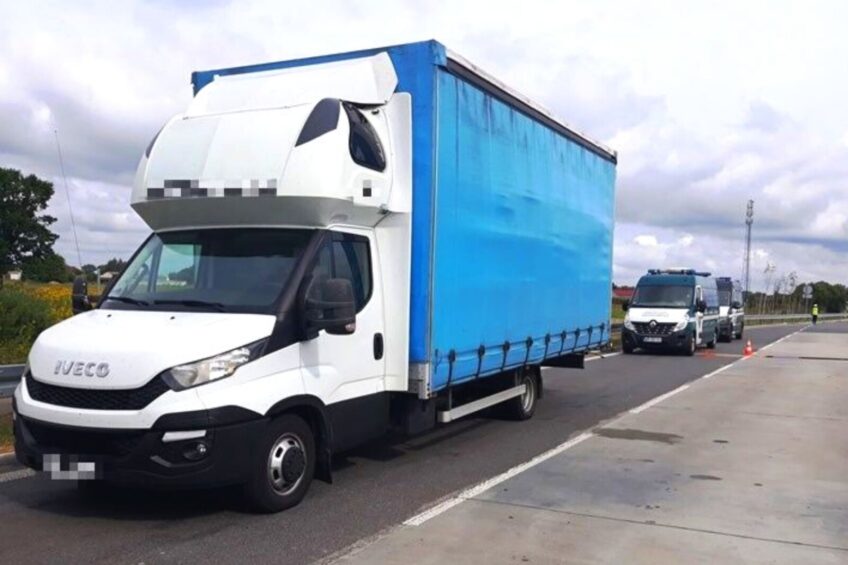 Dwa przeładowane „Dajlaki” – tylko jeden pojechał dalej