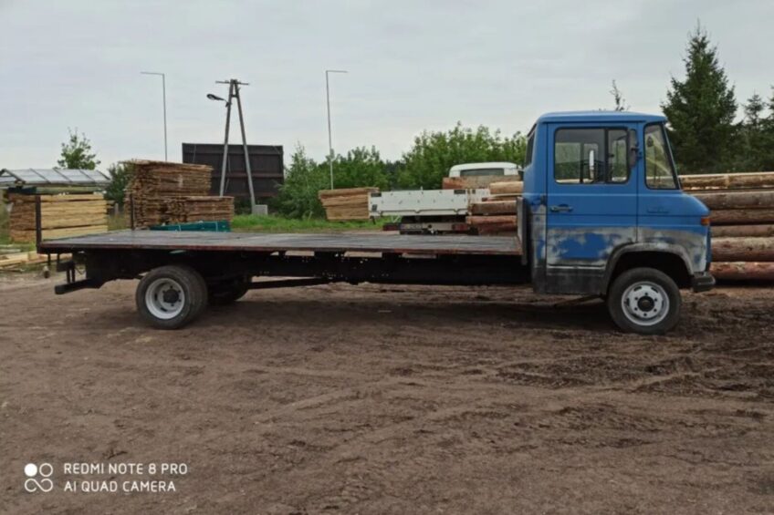 Mercedes T2 na kategorię B – paka ma ponad 5 metrów