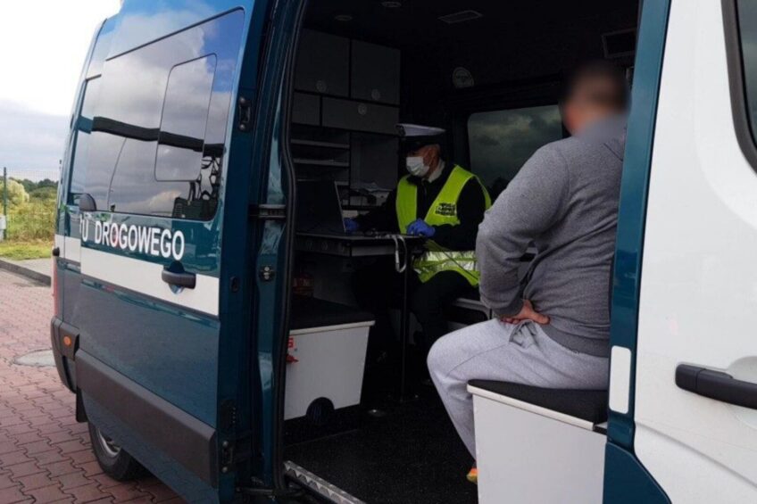 Kierowca busa po raz kolejny złamał sądowy zakaz – grozi mu 5 lat