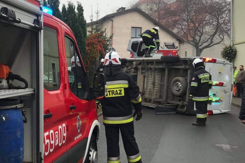 Przewrócił na bok Fiata Ducato – miał ponad 3 promile