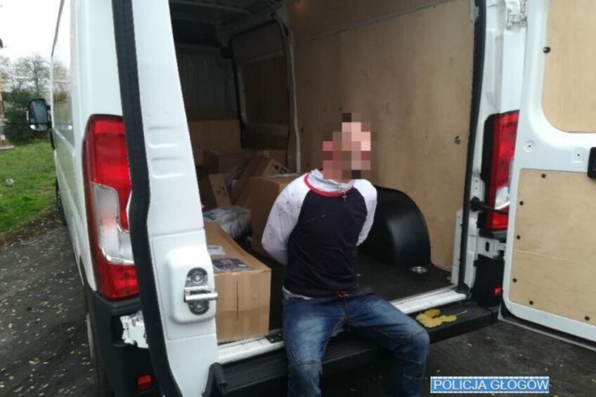 Ukradł kurierskiego Boxera z paczkami – grozi mu do 15 lat