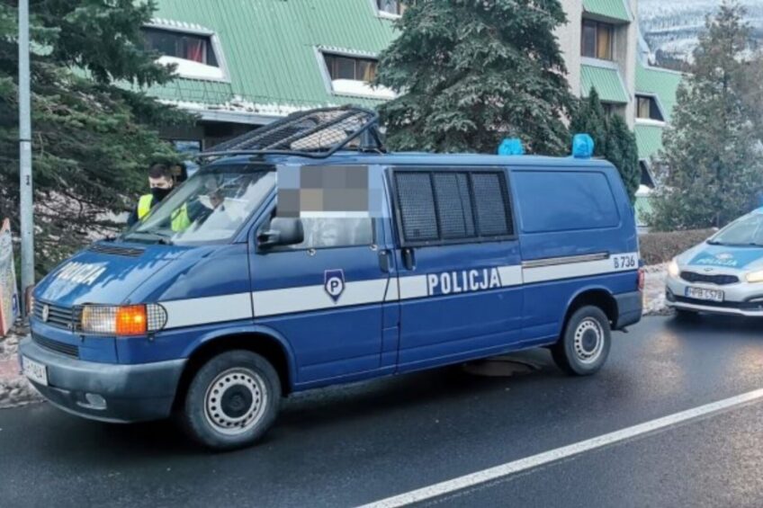 Policyjny VW Transporter na emeryturze zatrzymany w Karpaczu