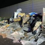 Renault Master niemal rozerwane na strzępy na S5 - nikt nie został ranny