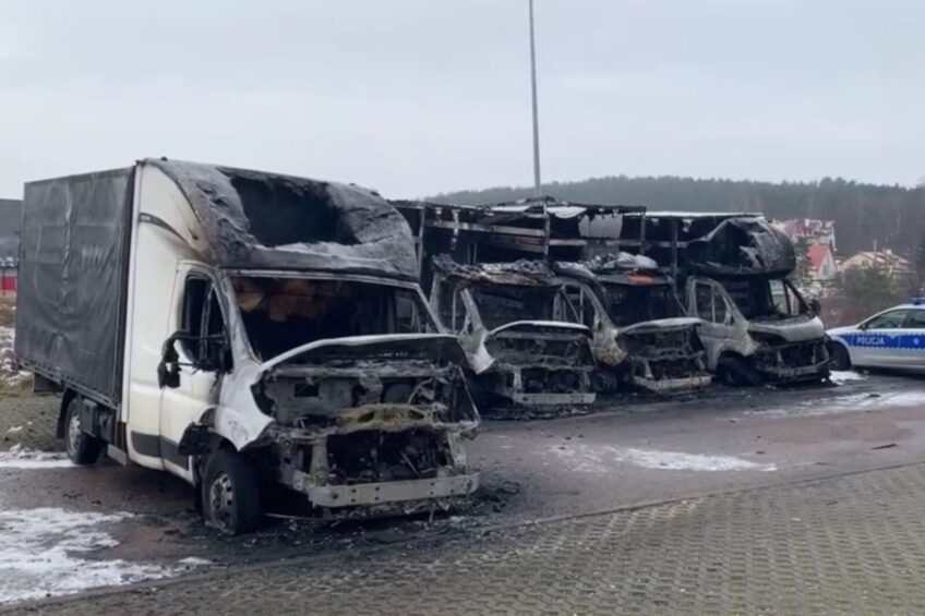 W Gdańsku spłonęło doszczętnie 5 busów – policja ustala okoliczności