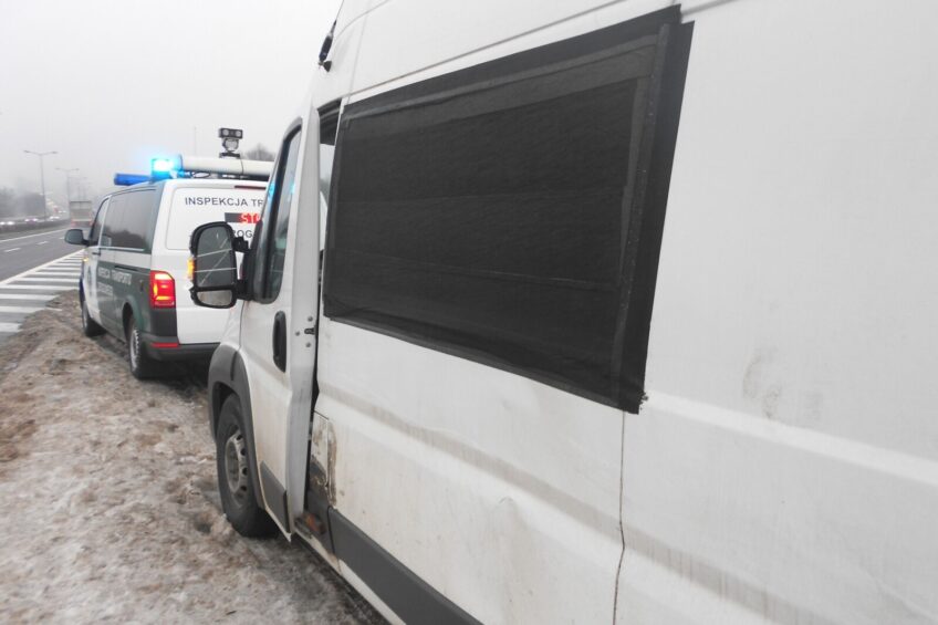 Boxer od 2 lat bez przeglądu a przyczepa bez jednego koła