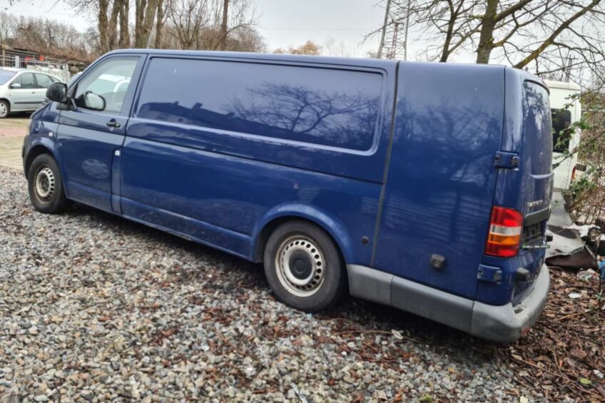 VW T5 jako bankowóz z przedłużonym tylnym zwisem