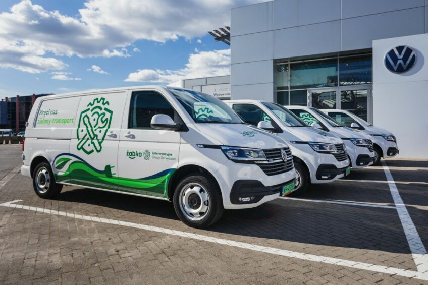 Elektryczne VW Transportery ABT dla Żabki – pomogą usuwać usterki