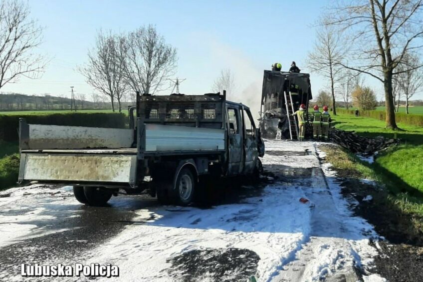 Ford Transit wbił Hyundaia pod naczepę na DK 31