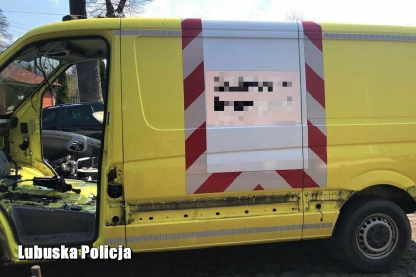 W kilka godzin rozkręcili do gołej blachy Sprintera – grozi im do 10 lat