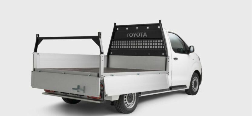 Toyota PROACE z zabudową skrzyniową o ładowności do 1325 kg