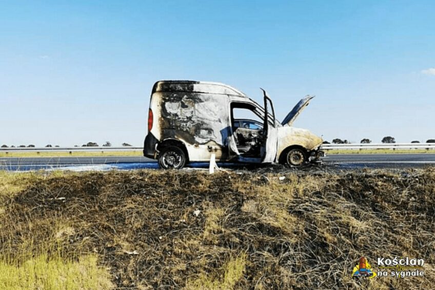 Fiat Doblo spłonął na S5 – nikt nie został poszkodowany