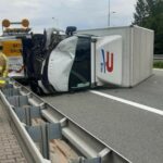 Iveco Daily wjechało w Ducato służby drogowej na S52