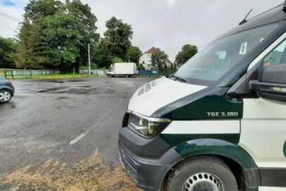 Kierowca przeciążonego busa chciał dać 200 zł łapówki