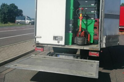 Uciekał ważącym 7 ton busem – stanie przed sądem