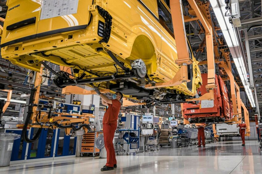 Wstrzymana produkcja Volkswagena Craftera i MAN-a TGE