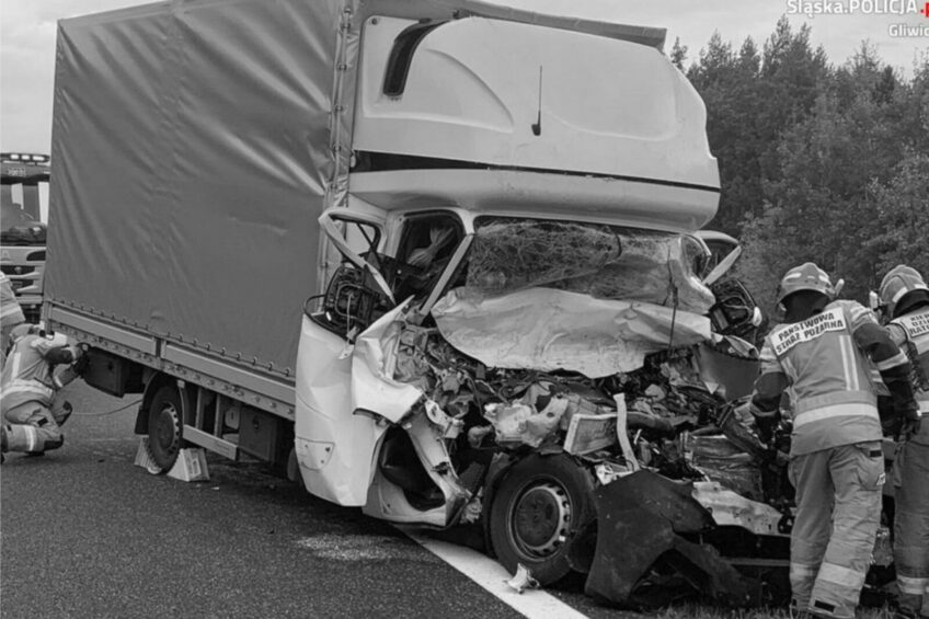 Śmiertelny wypadek na A4 – kierowca busa zmarł w szpitalu