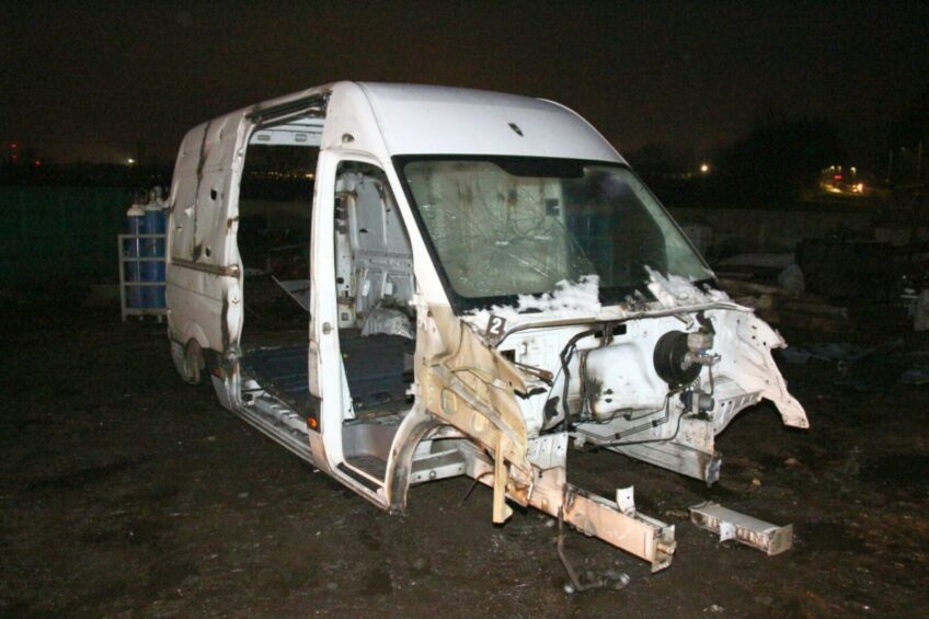 Odzyskano Sprintery skradzione w Holandii – zatrzymanym grozi do 5 lat